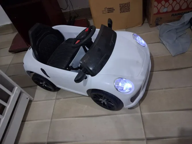 Carrinho ? elétrico com controle remoto e manual 