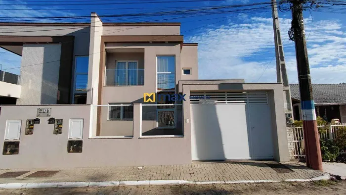 Sobrado à Venda | 123m² | 3 Dormitórios (2 Suítes) | 200m do Mar
