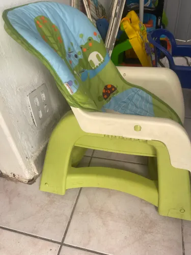 Cardeira de bebê 4 e 1 