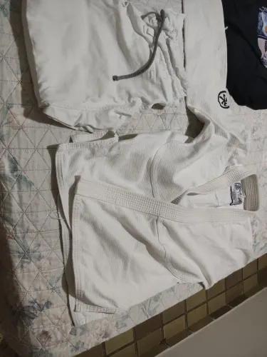 Kimono jiu-jitsu keiko ultra light pouco usado