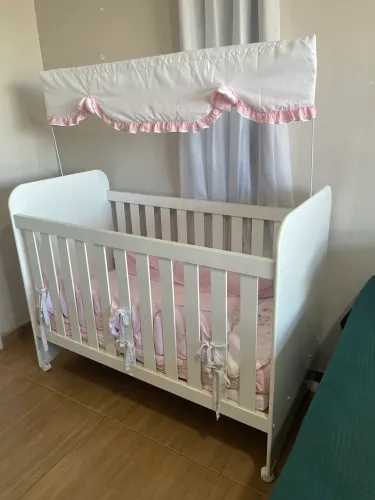 Vendo berço e colchão 
