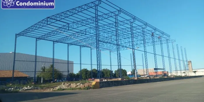 ALUGOU GALPÃO EM CONSTRUÇÃO COM 1800M2 EM CONDOMÍNIO FECHADO NO MARACANAÚ