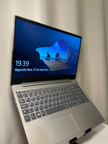 Notebook Lenovo IdeaPad 330S-15IKBR i7 8ª Gen., 12GB RAM, Radeon 535 2GB