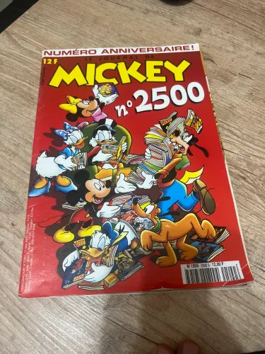 Livro mickey francês