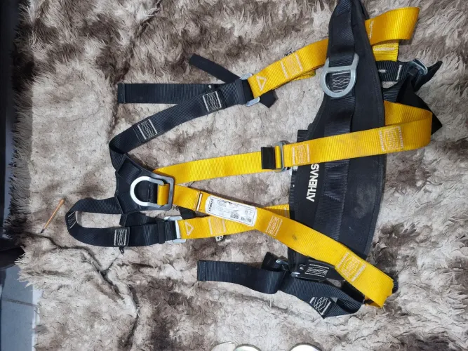 3 Cintos de Segurança com Talabart (2 de 3 pontos e 1de 4) BRINDE CAPACETE e COLETE
