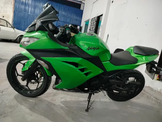 Kawasaki ninja 300