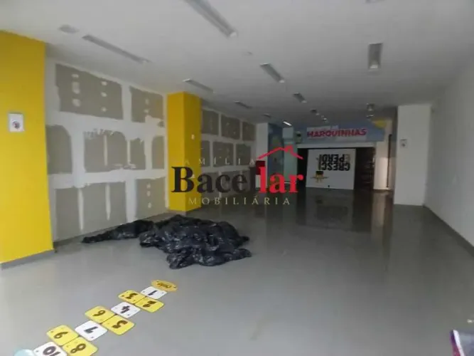 Loja : / Comercial / Vila Isabel