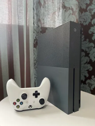 XBOX ONE S CINZA + ACESSÓRIOS