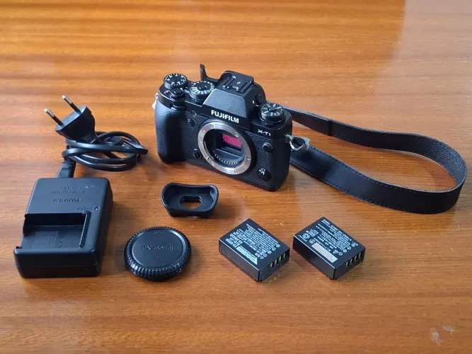 Fujifilm X-T1 + 2 Baterias originais + Carregador original
