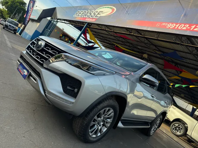 Toyota Hilux SW4 SRX 4X4 2.8 TDI 16V Dies. Aut. 2021