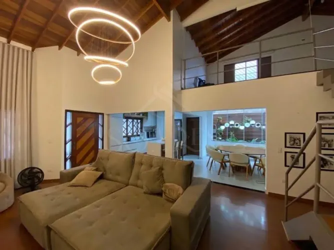 Casa à Venda no Jardim Alpes em Londrina | 4 Dormitórios e Suíte