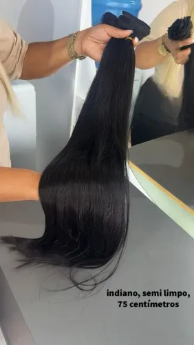 Cabelo humano indiano, semi limpo, 70 centímetros, 300 gramas disponíveis.