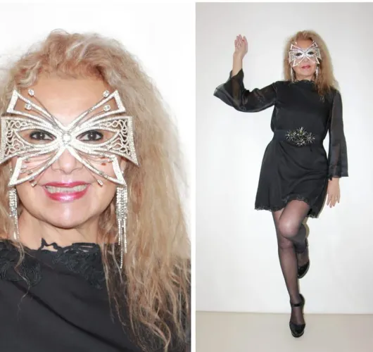 Mascara carnavalesca borboleta luxo, confecionada em metal prata com strass e