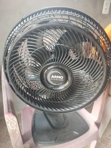 Vendo ventilador Arno com defeito na palheta 