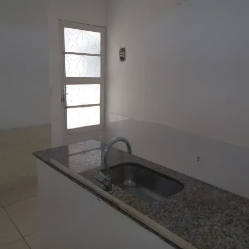 Kitnet próximo ao metrô Jardim Oceânico. 