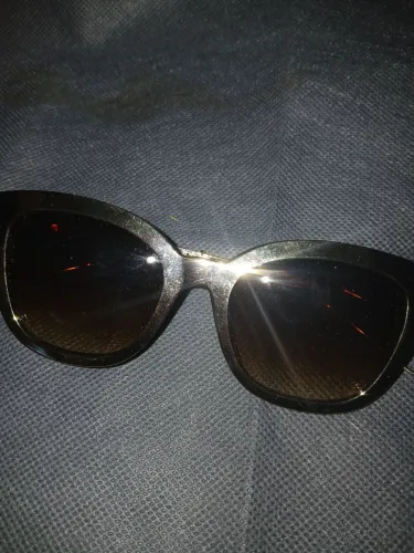 Vendo um oculos escuro feminino 