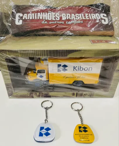 Caminhão Kibon lacrado na caixa + 2 chaveiros Kibon