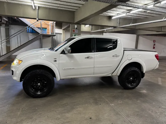 Mitsubishi L200 Triton HPE 3.2 CD TB Int.diesel AUT 2015