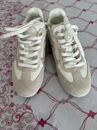 Tenis