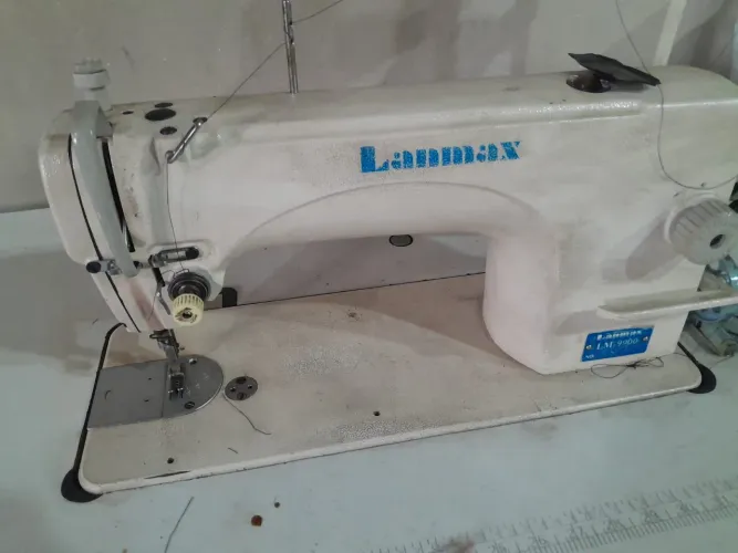 Máquina de costura