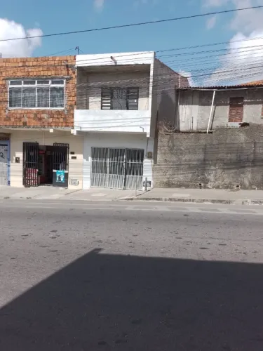 Casa duplex no Bomsucesso
