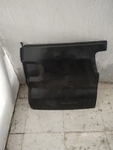 Porta da mala da Toro , lado direito 