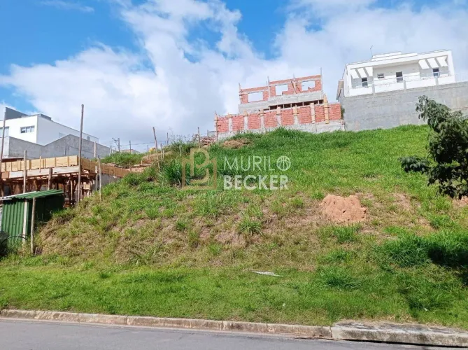 Terreno com 378m2 com projeto aprovado no Condomínio Verana