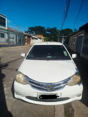 Toyota Etios XS Sedan 1.5 Flex 16V 4P Mec. 2013