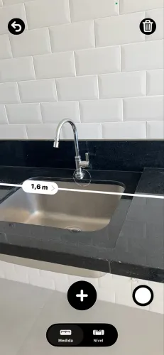 Bancadas, pia, tanque e porta
