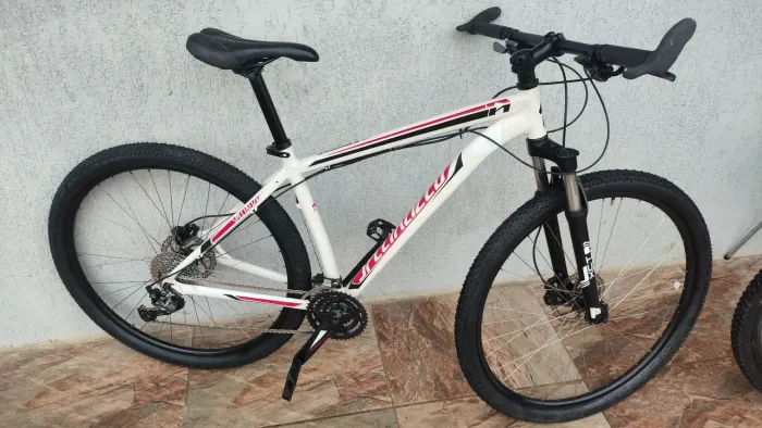 bicicleta aro 29 Specialized Hardrock