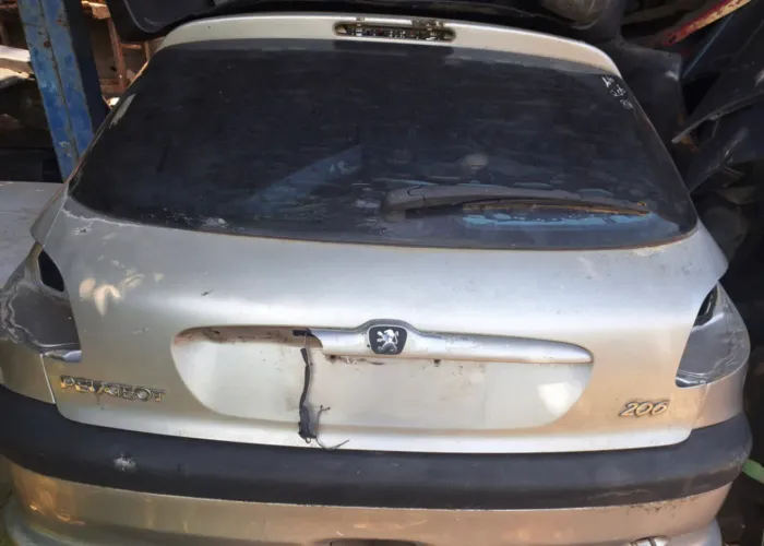Tampa traseira com vidro do Peugeot 206
