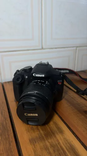 Canon EOS Rebel T5 + Lente 18-55mm | Apenas 7.354 cliques | Estado de Nova