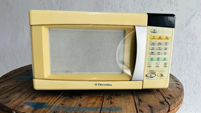 MICROONDAS ELECTROLUX 220V