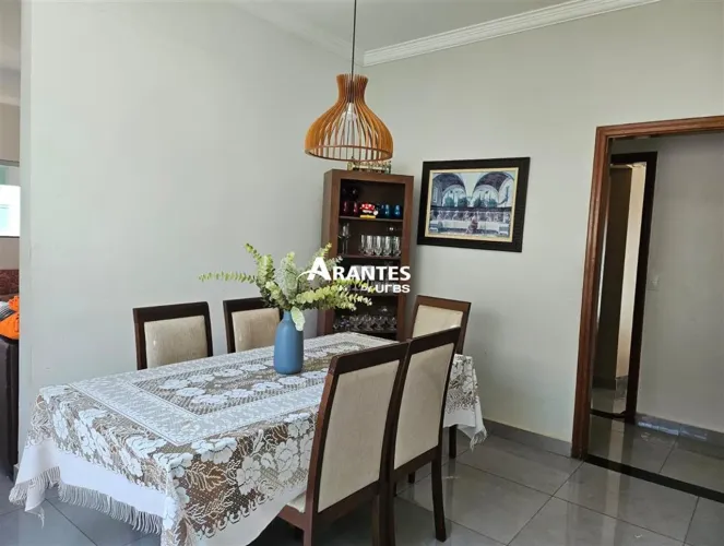 Casa com 212m² 4 quartos à venda no bairro Cidade Jardim