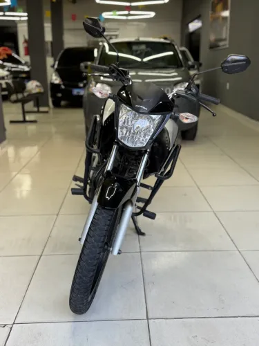 Honda Titan 160 2022 edição 40 anos