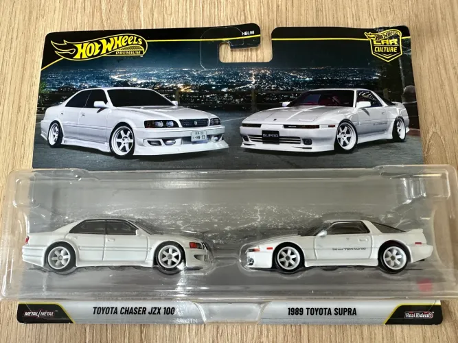 Dupla de Hot Wheels Premium Toyota Supra e Toyota Chaser