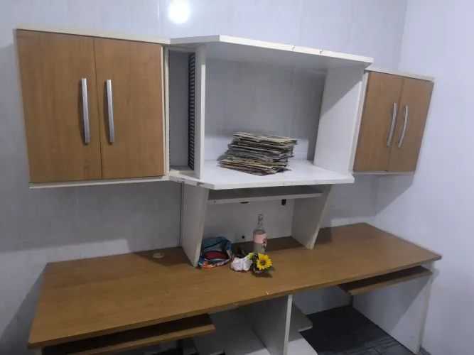 Mesa de trabalho para 2 computadores