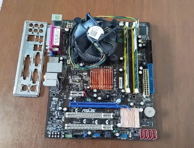 kit placa mae asus p5kpl-am core2duo E7300 e 4gb de ram ddr2