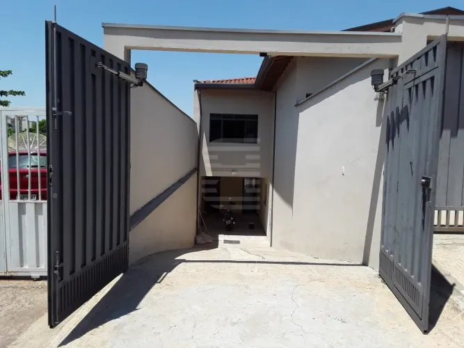 Casa para alugar no Jardim Pacaembu, 2 dormitórios, 3 vagas