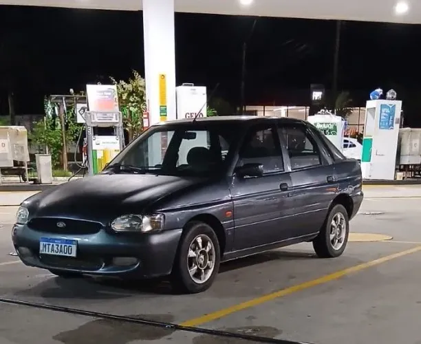 Ford Escort GL 1.8i 16V 4P 2002