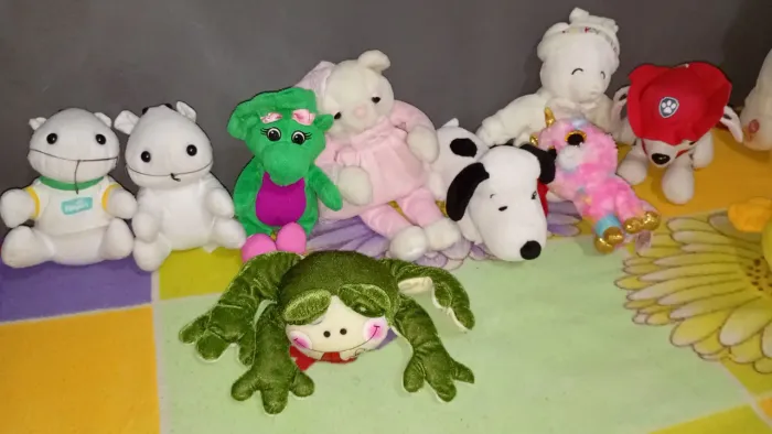 Estou com esses pacotes de fraldas e tenho esses usos para venderem....