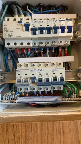 Eletricista ou Ajudante (MEI) - Obras em Diadema SP