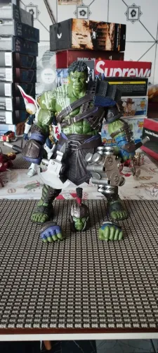 Hulk ragnarok Marvel select