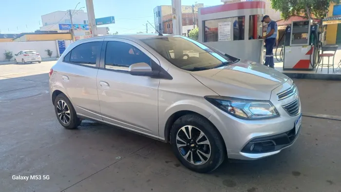 Chevrolet Onix Hatch LTZ 1.4 8V Flex Power Mec. 4P 2015