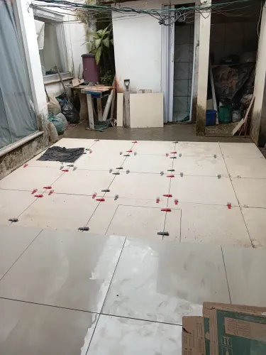 Pedreiro e eletricista profissional 