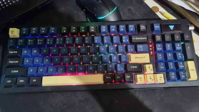Teclado mecânico 98% RGB switch vermelho tri-mold<br>300 lulas