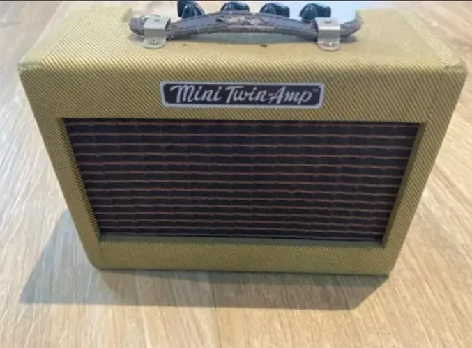 Fender Mini Twin Amp - 1W