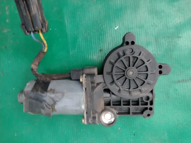 Motor Vidro Elétrico Porta Dianteira Esquerda GM/Corsa 1995/99.