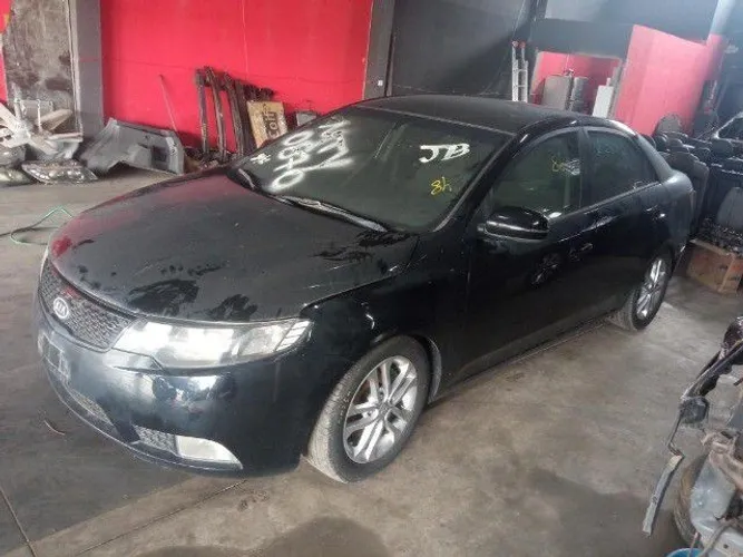 Kia Cerato 1.6 2011 Sucata Motor Câmbio Capô Farol Para choque Airbag Lanterna