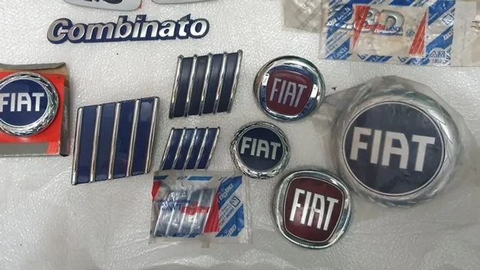 Fiat uno palio Siena doblo tempra tipo emblema da grade novos originais